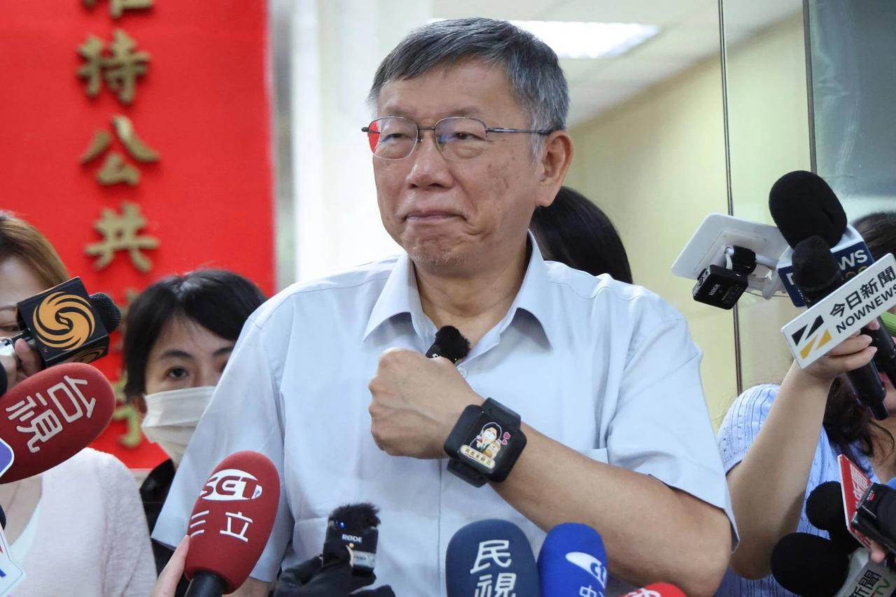 柯文哲：吴乃仁是赖清德的干爹，我怎么跟他比台湾民众党前主席柯文哲因京华城弊案一