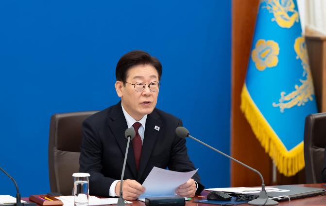 没想到的事情发生了，韩国总统李在明竟然在5月17日和特朗普的通话中祝贺特朗普“圆