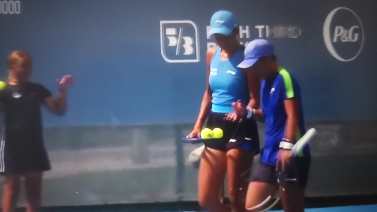 WTA1000辛辛那提站女双第1轮张帅🇨🇳/蒋欣玗🇨🇳2：1击败皮特