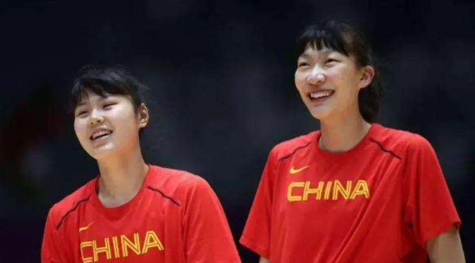 现役中国女篮四大中锋的现在与未来：李月汝：四大中锋里面最励志的，也是目前最能打