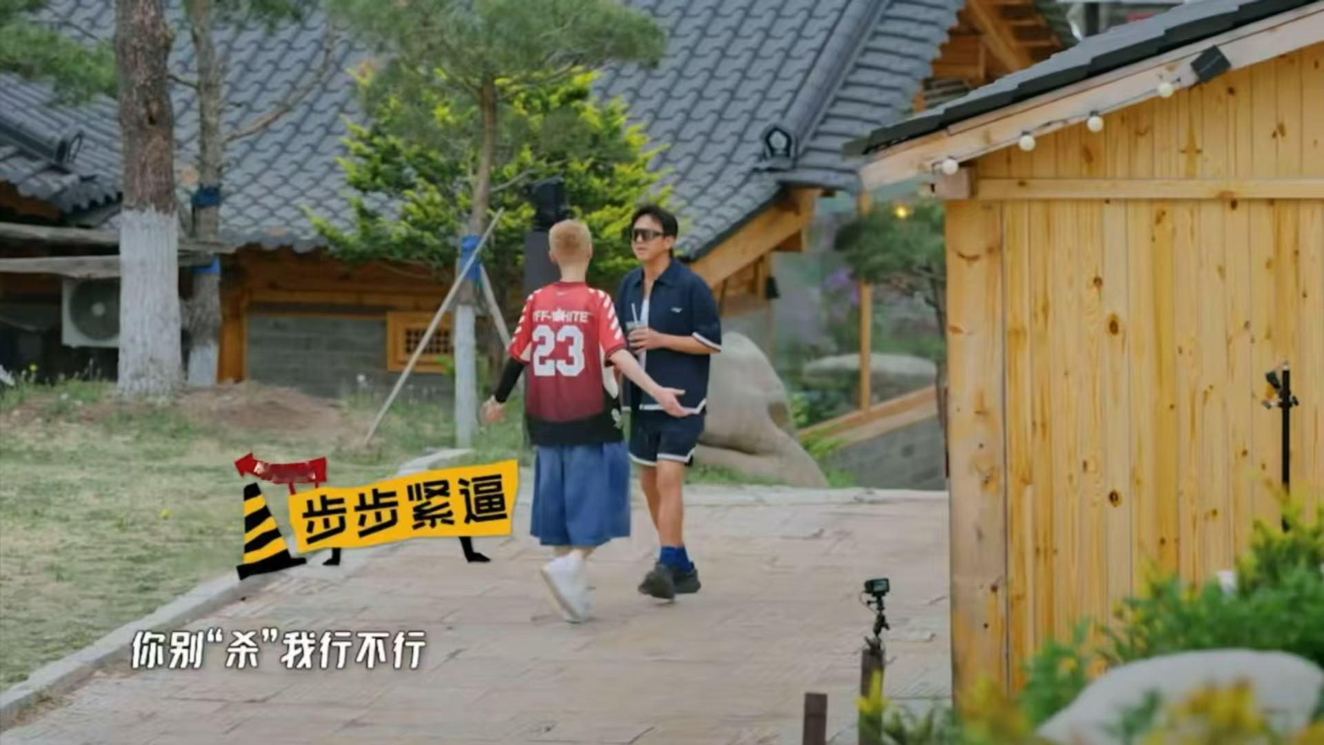 邓超问鹿晗是不是儿子鹿晗承认邓超帅这么难吗哈哈哈哈哈邓超鹿晗没有遗传我的优点