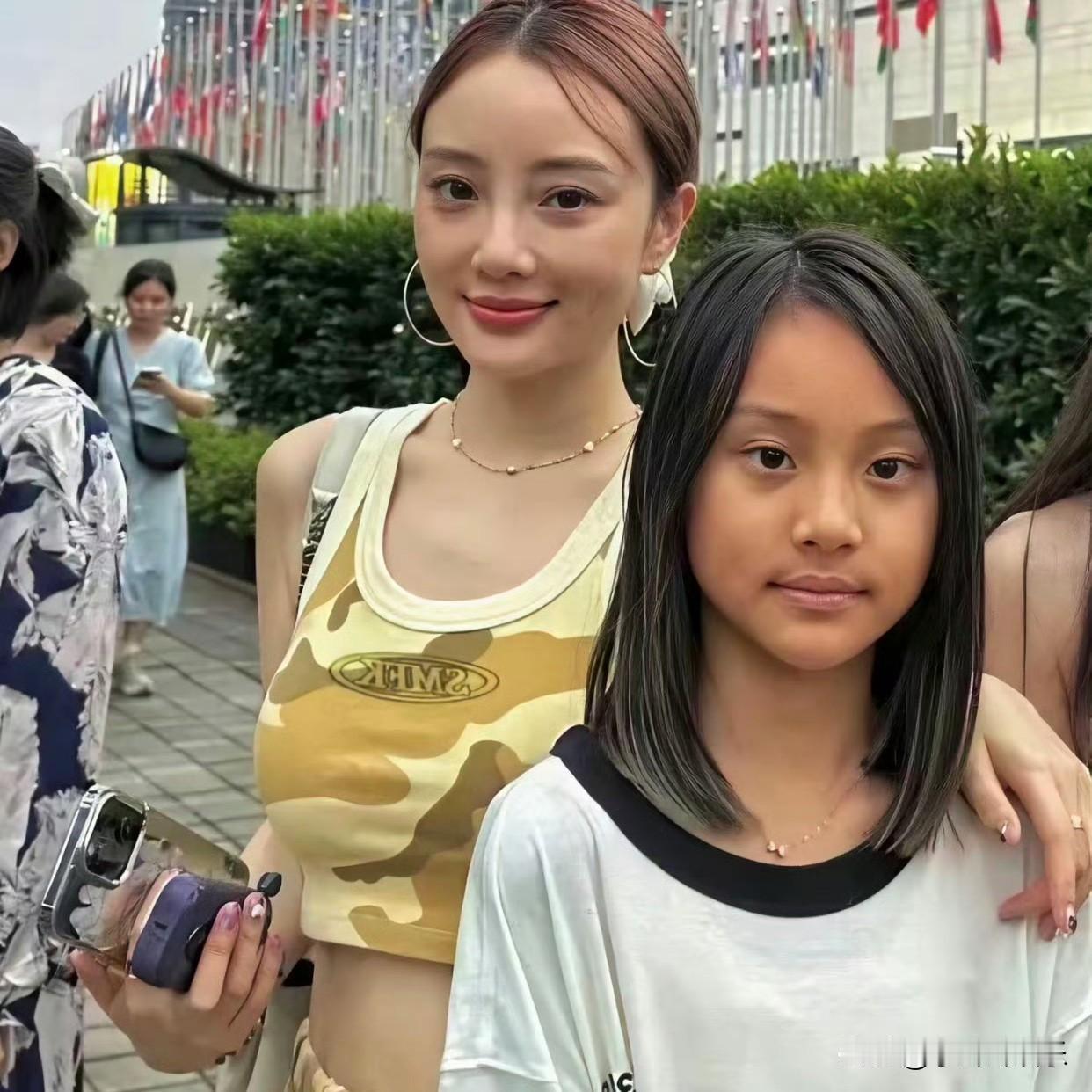 现在全网最无语的，估计就是甜馨了吧，她无语不是因为她的父母，而是她晒玫