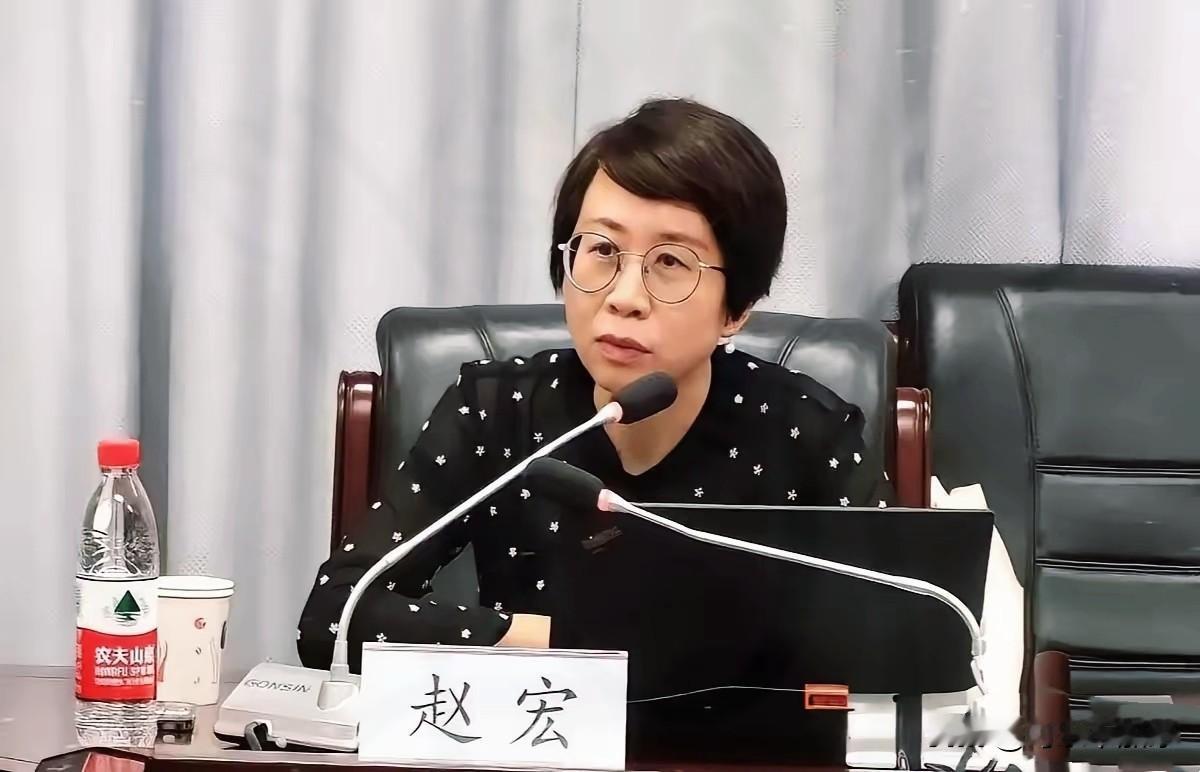 当年昆山反杀案那会儿，一帮法学大咖在那儿喊“防卫过当”，我当时也就是笑笑，觉得这