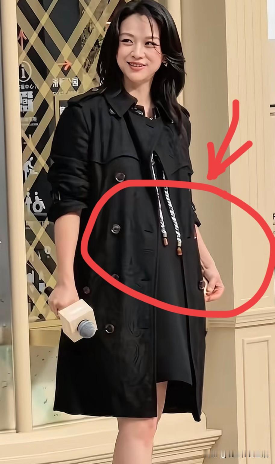 47岁汤唯再拼二胎？这一份底气来自她那稳固的跨国姻缘！眼见为实，瞧这孕相十足