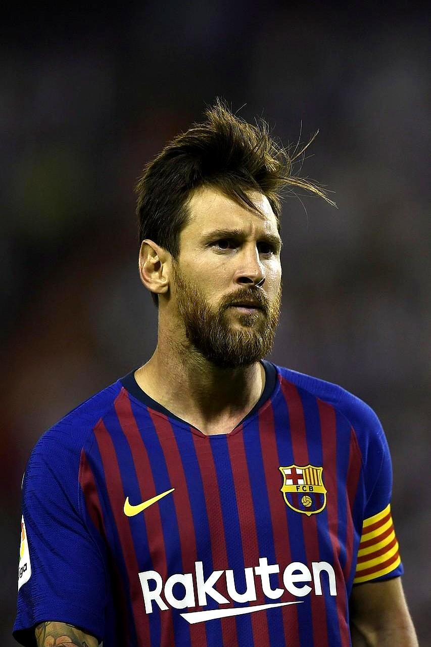 历史第一射手，在世界杯淘汰赛的进球数是零。这是C罗最撕裂的真实写照。预选赛他