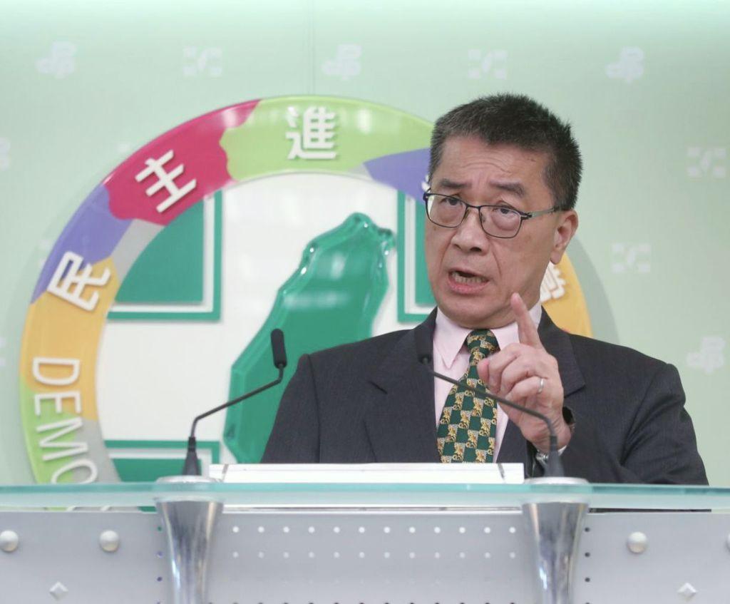 民进党秘书长徐国勇称他们都是日本人10月25日“台湾光复节”今年恢复为法定假