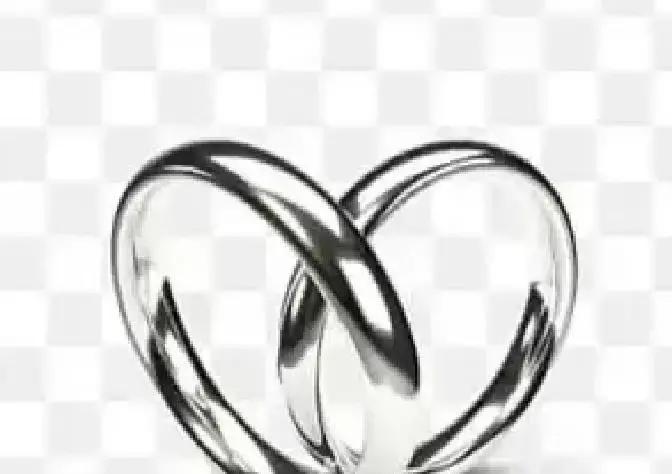 880一克买的铂金戒指，今天拿去老凤祥问回收，柜台小姐姐直接摇头：我们只收自家黄