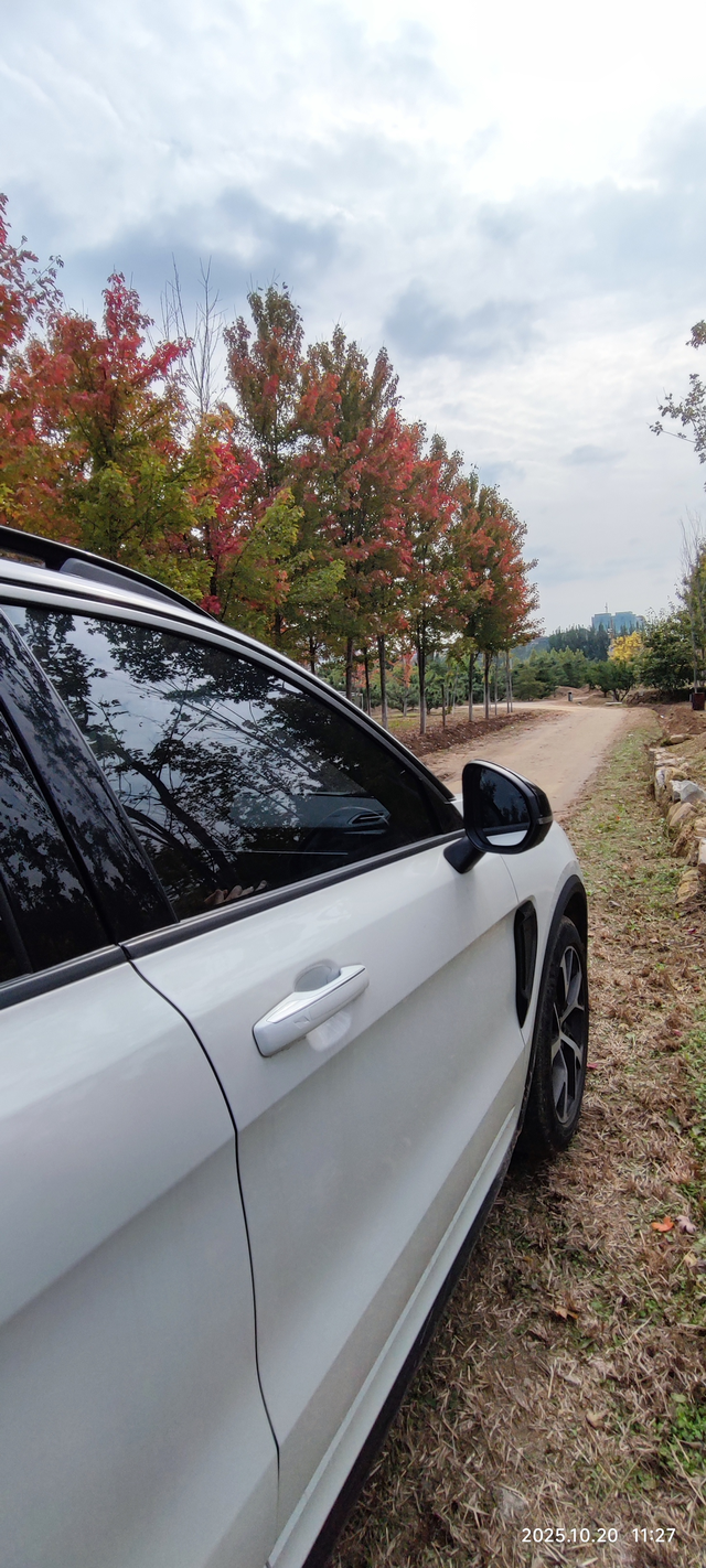 360影像最实用虽然我也是一名老司机了，第一辆车倒车雷达配置啥也没有，倒车全靠