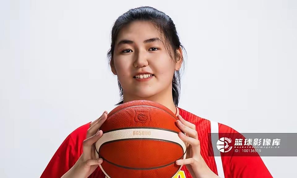 没有必要质疑庄宇珊的原因：1、中国女排始终要配置一名身高不算特别高但很全面的队