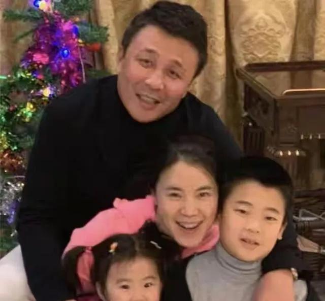 王楠女儿9岁生日庆祝活动中，展现了精英教育的多方面，包括奢华的生日宴、严格的训练