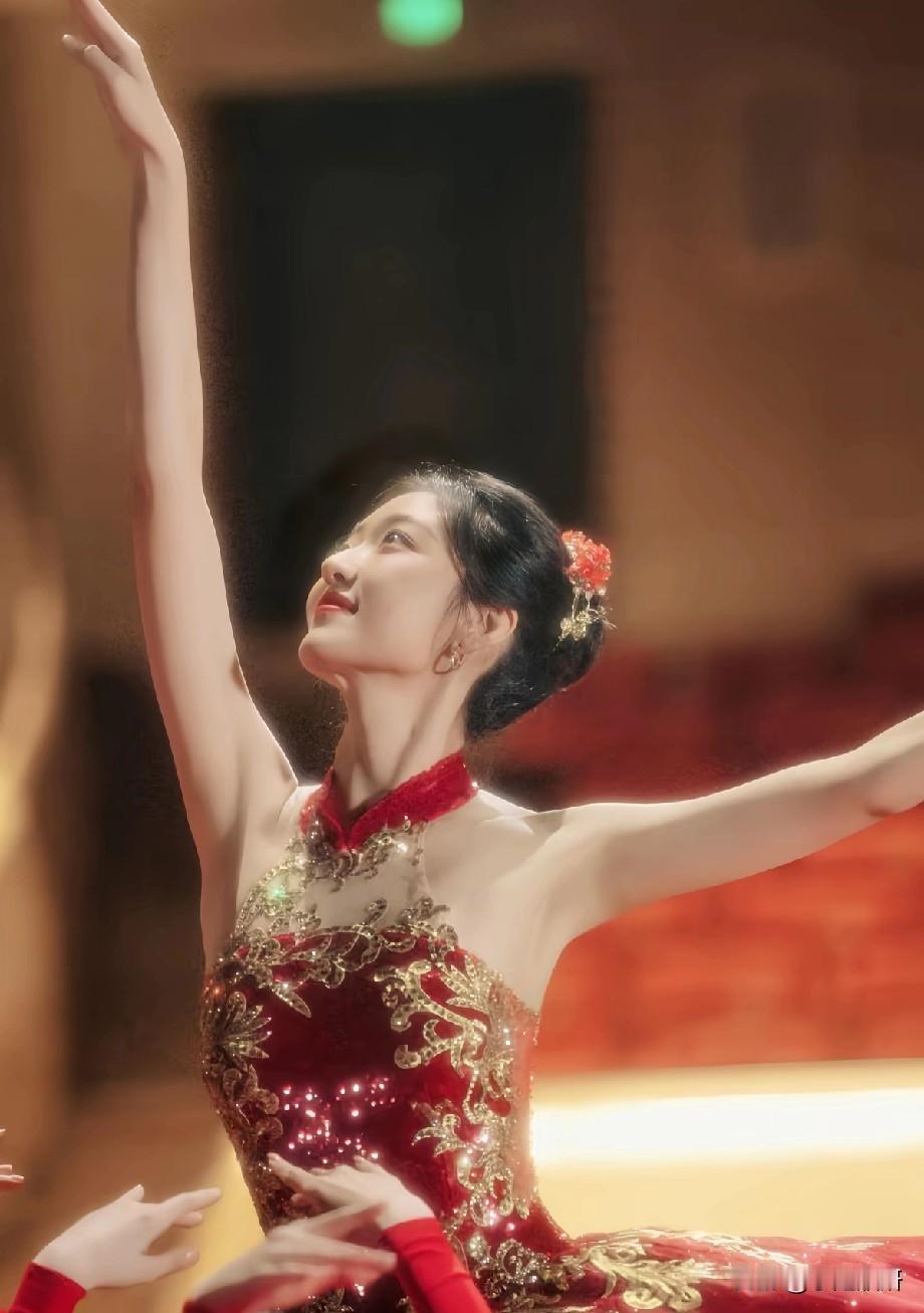 太惊艳了，没想到孙千跳舞这么厉害晒图笔记大赛我就说，孙千那手指，真的是，又细又长