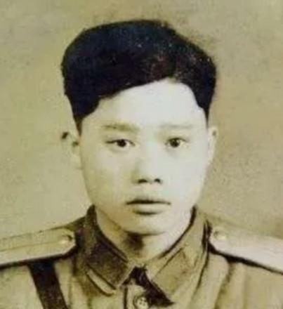 1951年1月28日，年轻的志愿军战士潘天炎肚子疼，他起身去方便，然而，当他回来
