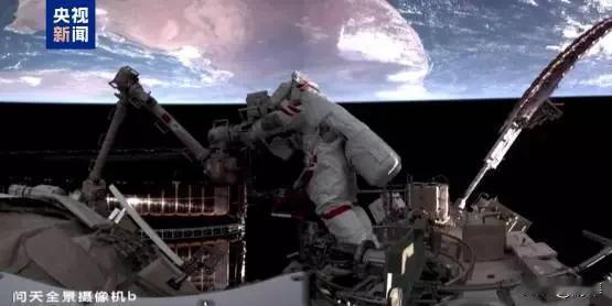 捷报！神舟二十一号航天员完成首次出舱8小时太空漫步创下多项高光🚀中国