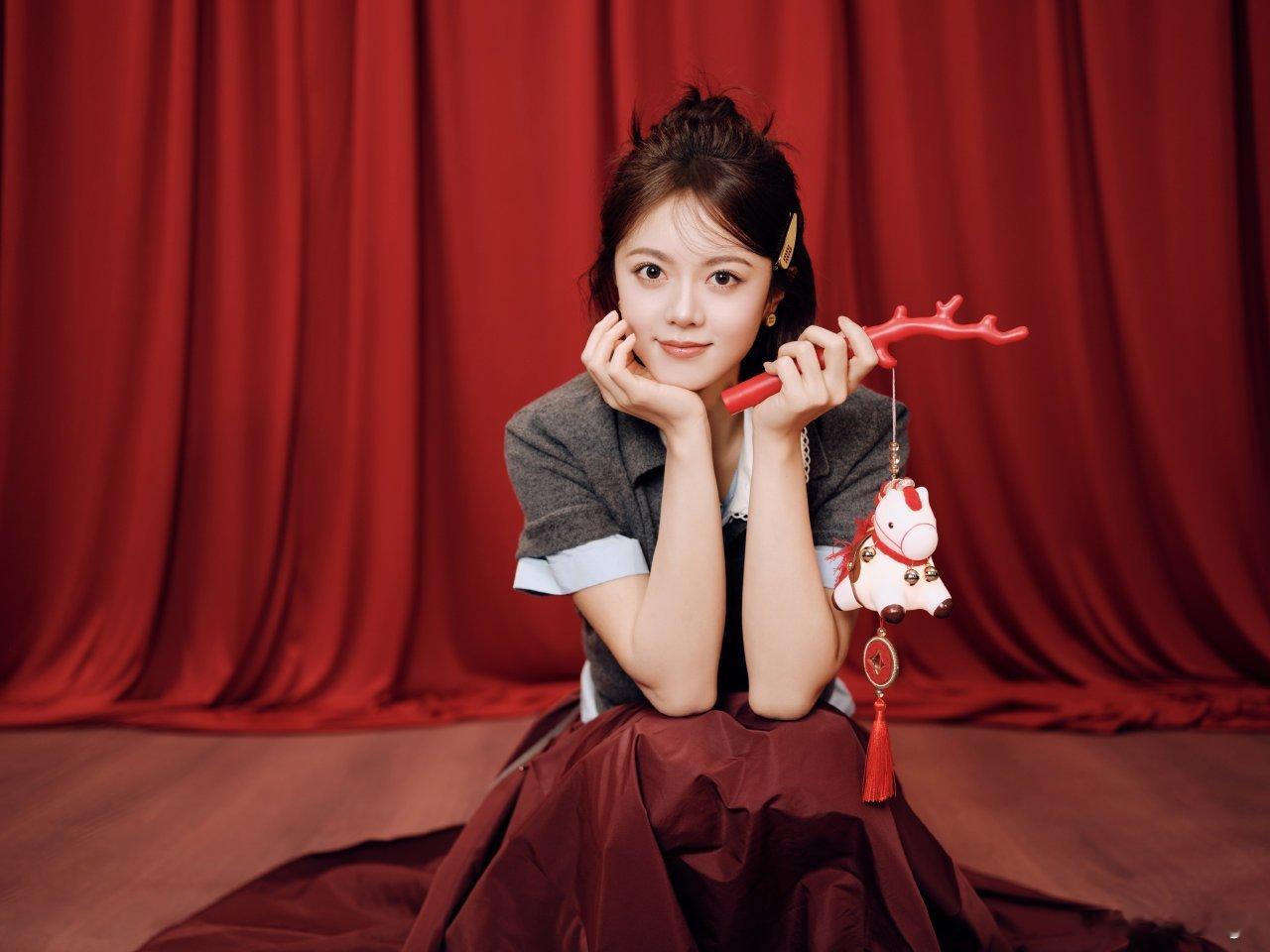 赵今麦祝大家新春快乐送大家电子烟花ε(*･ω･)_/ﾟ:･🧨