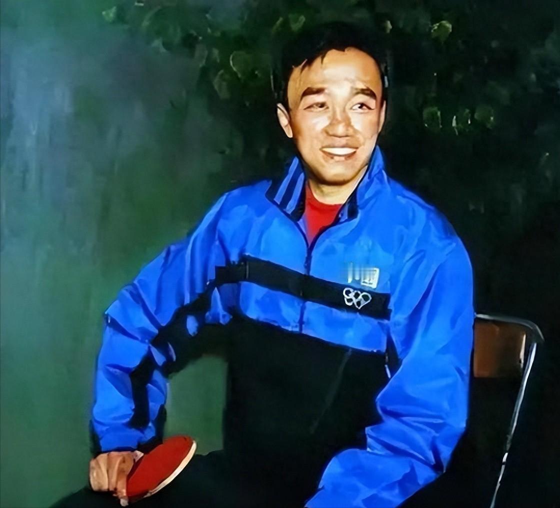 没想到张本宇赴日执教，背后竟然是陈龙灿的引荐，当年陈龙灿作为奥运冠军，被中国