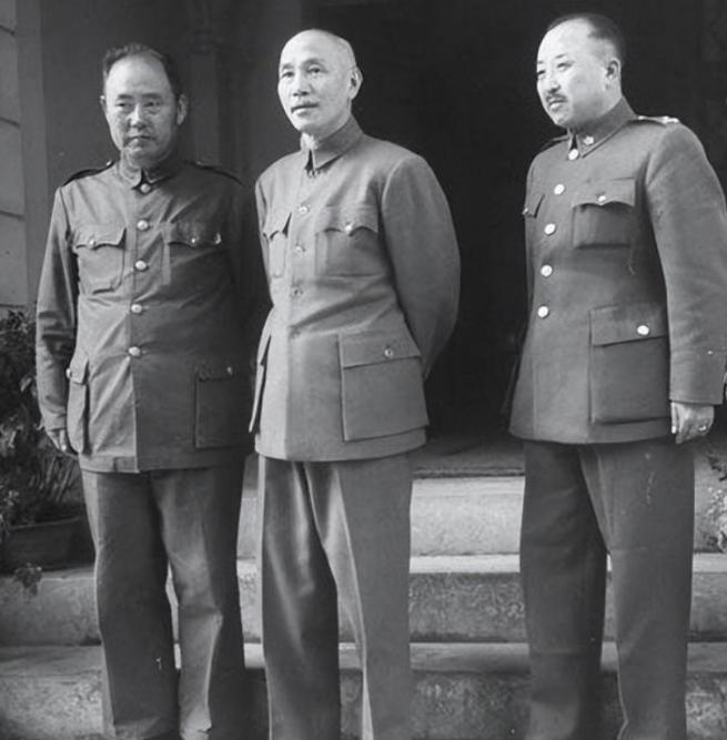 1949年1月，国民党上将卫立煌被软禁在南京，黄埔军校校长关麟征去探望，却被门口