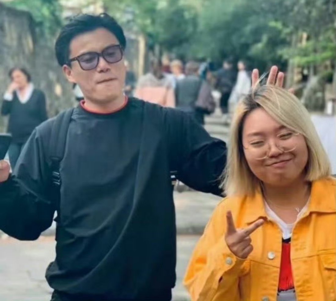 李雪琴老谢以前经常看你们的视频怎么最后一地鸡毛唉​​​