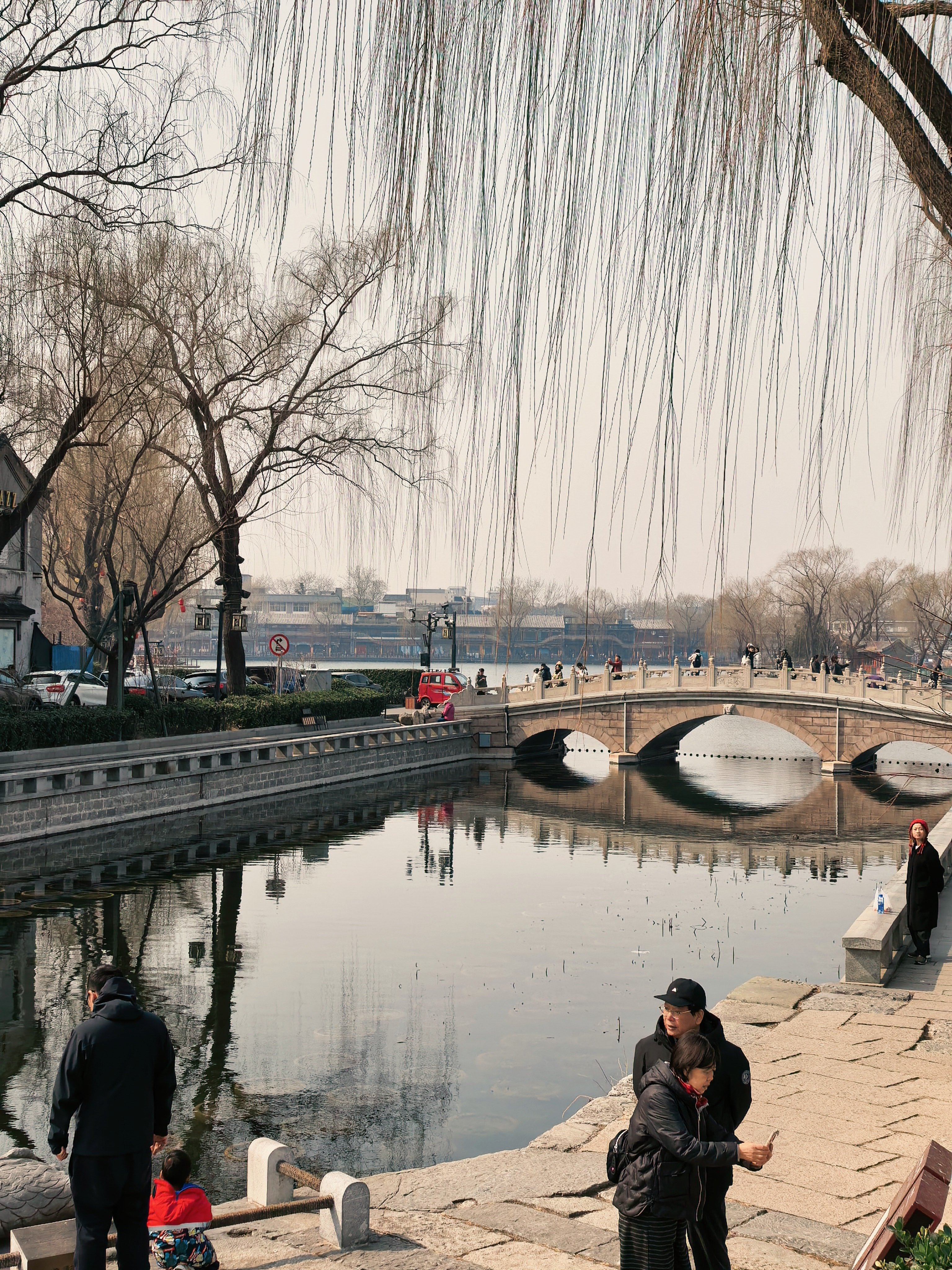 天暖和了出门什刹海溜达溜达～