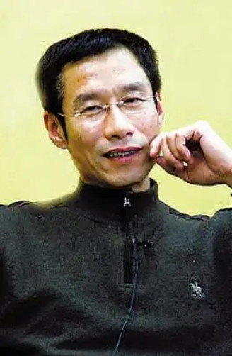 当年，陈佩斯拉着刘佩琦说：“老弟，跟我去拍一部电影咋样？”刘佩琦犹疑地说：“我