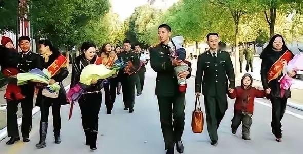 8月22日，中国人民解放军信息支援部队工程大学迎来了一位特别的报到新生。来自湖南