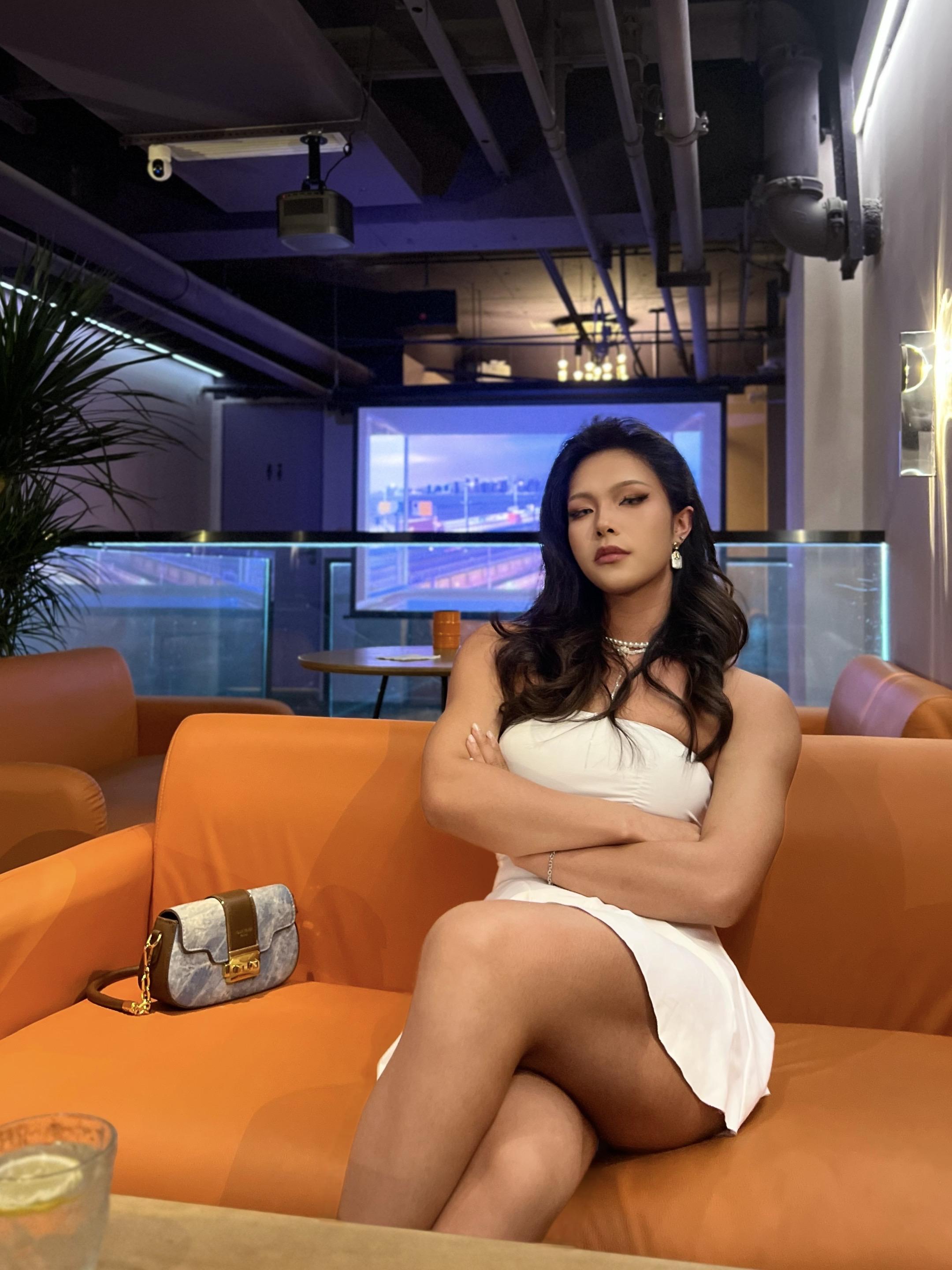 健身女的小裙子也蛮好看的