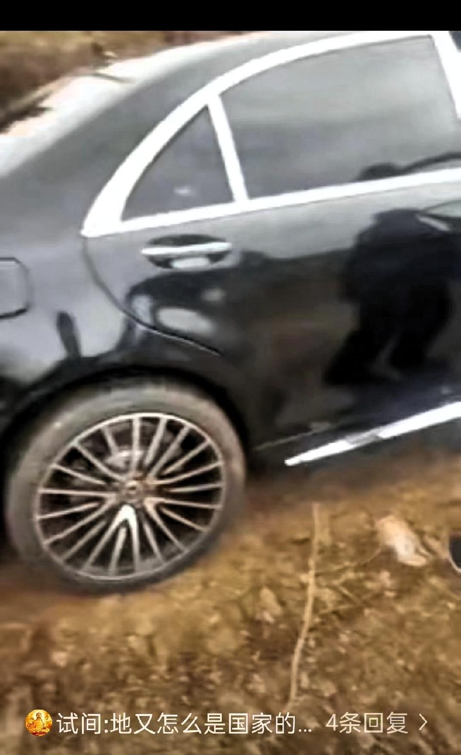 辽宁惊现最奢华陪葬！网友爆料，疑似某地一位有钱人离世，家人竟用一辆崭新的奔驰ic