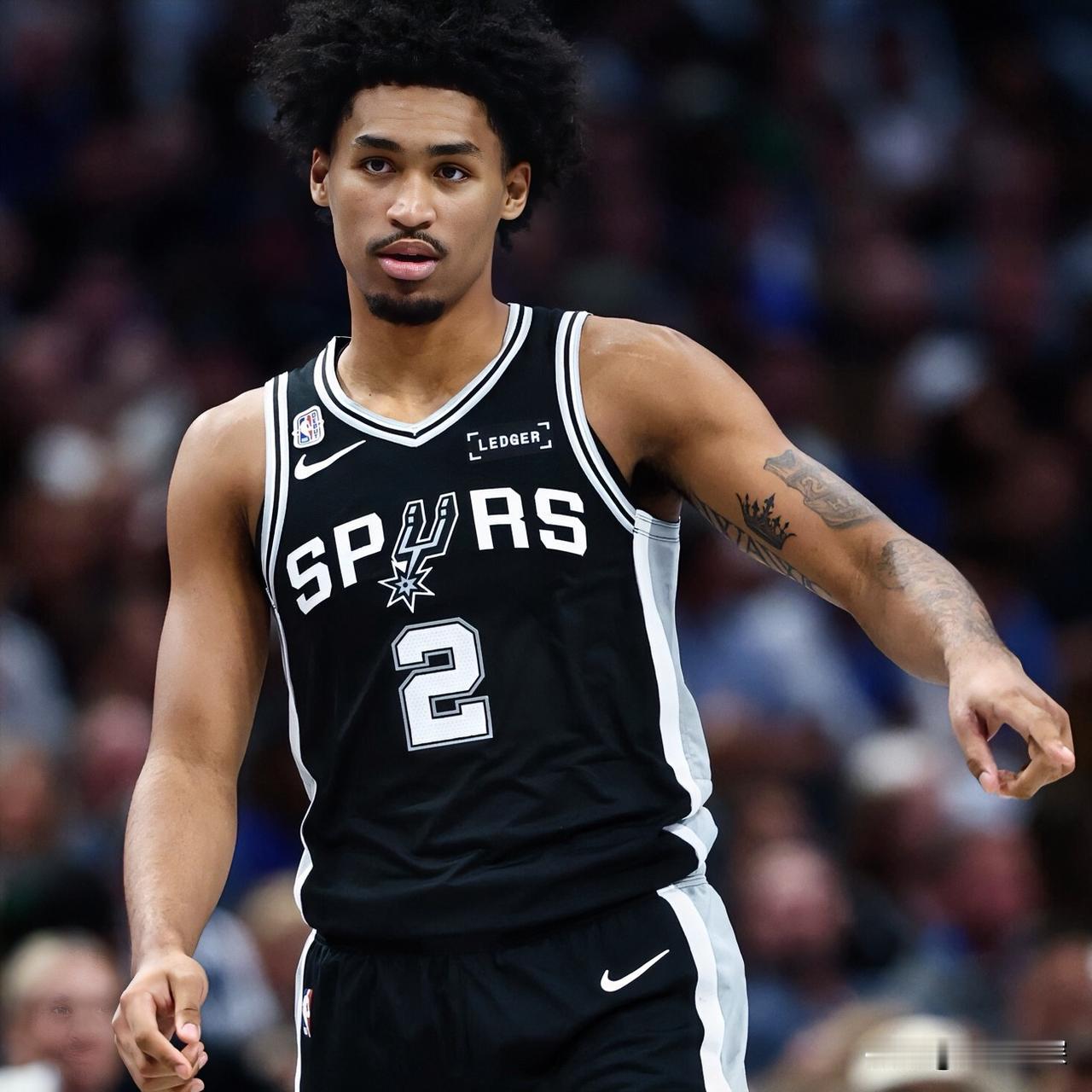 哈珀走人吧，福克斯才是马刺的未来！据ESPN记者BrianWindhorst