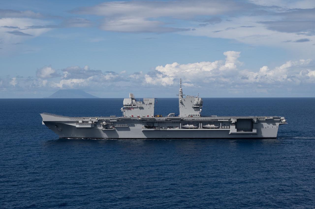 意大利海军2026年4月29日，双重和互补活动，里雅斯特（TRIESTE）号两栖