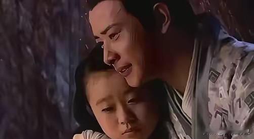 公元前192年，11岁的张嫣，嫁给了自己亲的亲舅舅刘盈。在洞房的婚床上，汉惠帝刘