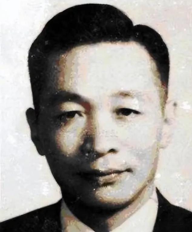 1938年，毛主席的贴身秘书沈之岳，给毛主席递了一支香烟，可毛主席却感觉不对劲，