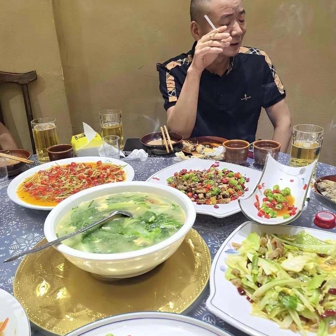 没有一盘菜是贵的，架势倒是摆得挺大。