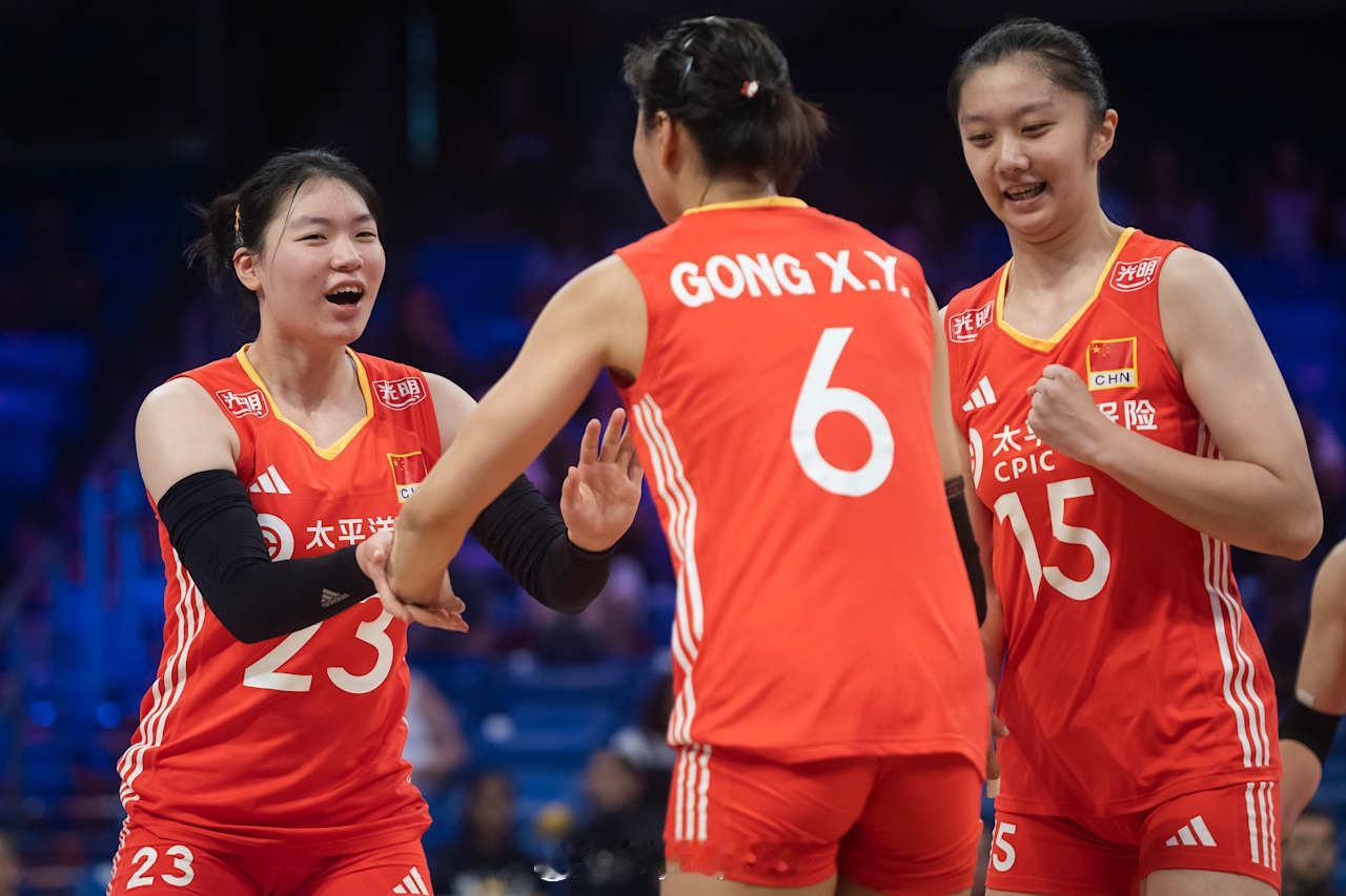 【国家女排联赛中国3-2艰难战胜多米尼加取得第六胜】2025世界女排联赛中国女