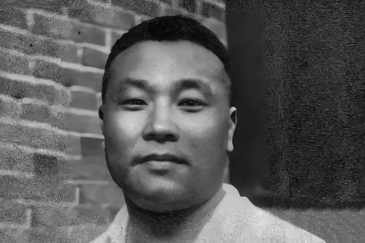 “二二”事件发生后，孙铭九成为众矢之的，他对杨虎城说：“我听杨主任的，要我怎么样
