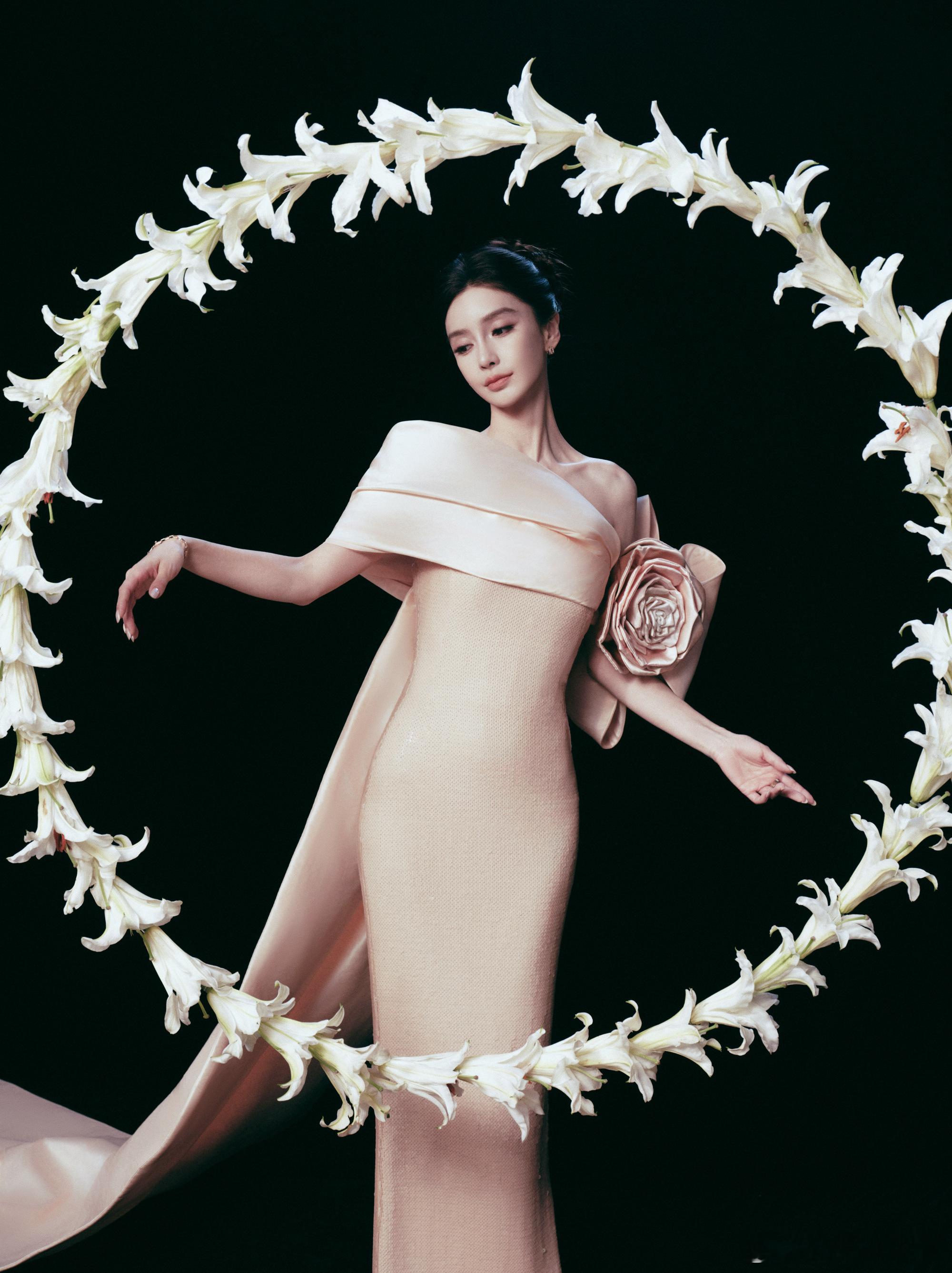 我家姐姐超级美😻#angelababy#​