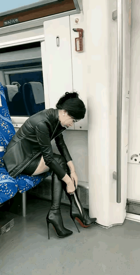 这是高铁还是地铁？这座位看着太舒服了。