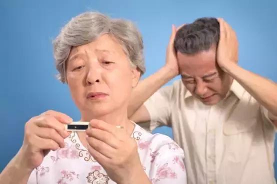 出现这5个症状, 证明脑袋里有颗“炸弹” 随时引发脑出血!