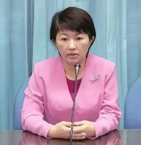 卢秀燕今年底卸任台中市长后基本就退出了政坛，党内也无任何职务。卢秀燕今年底将卸任
