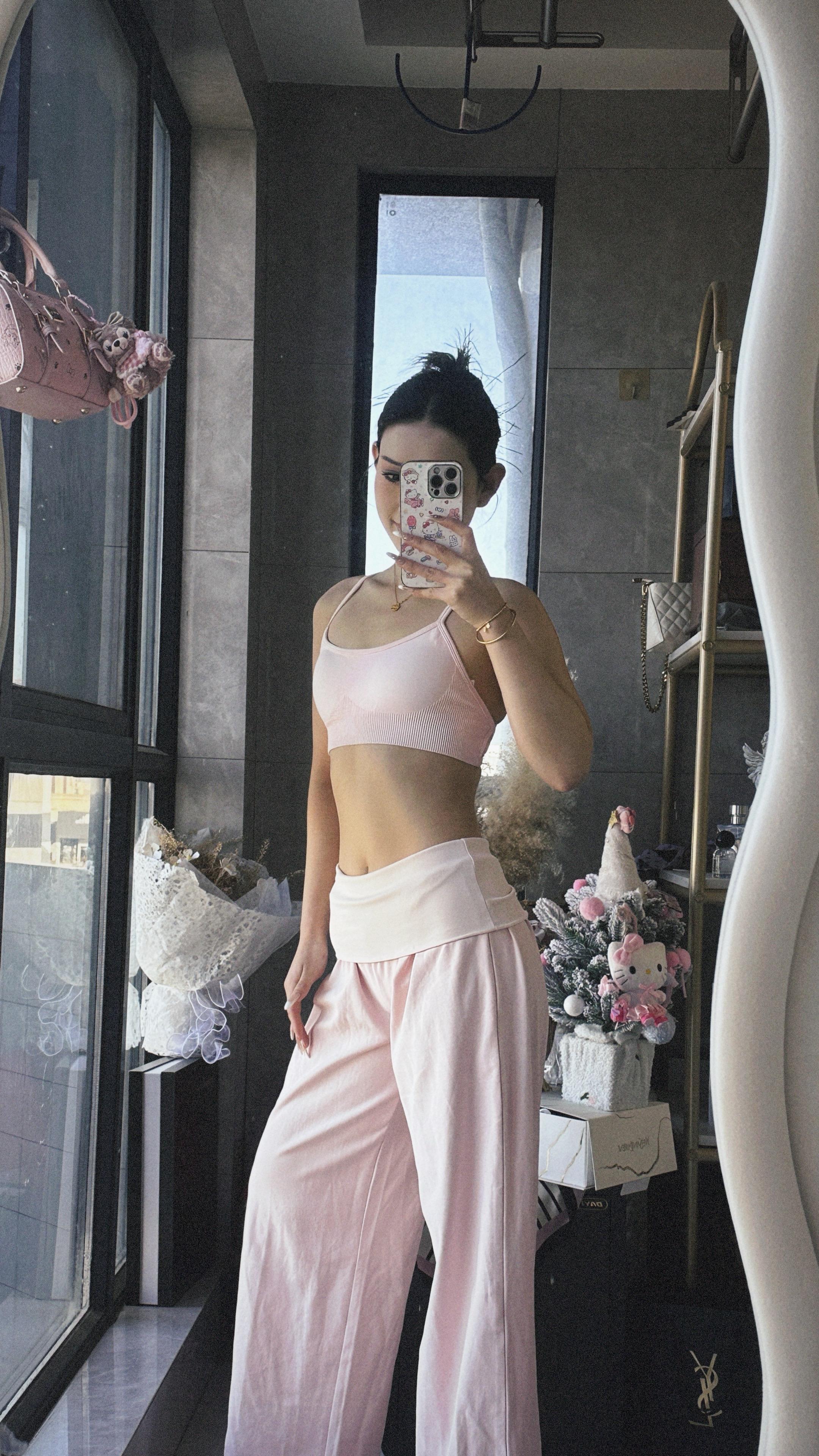 强的可怕 扛起一头牛没问题。