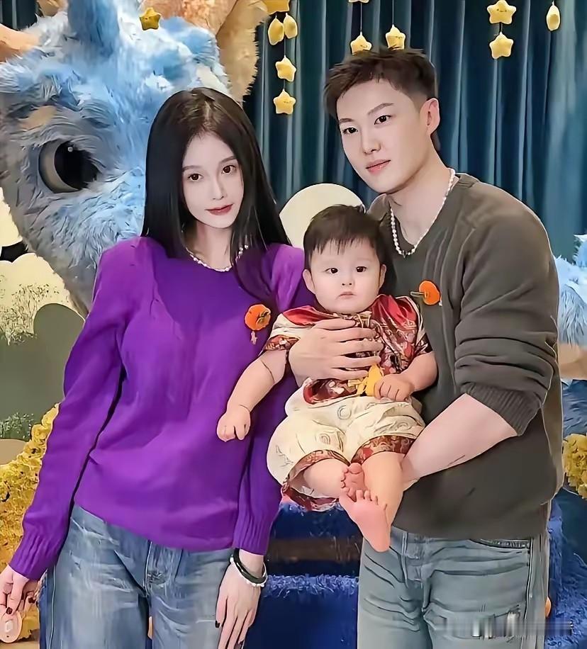 赵本山的女儿真的不一般，明明衣食无忧，但是自己非要创业网络带货，虽然也是依靠父亲