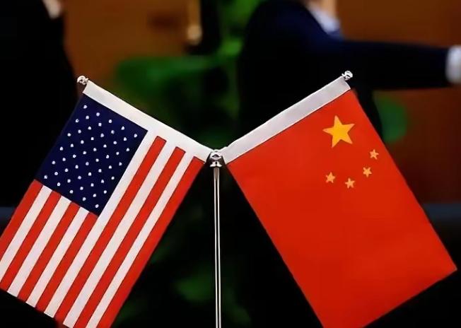 美国强行押走委内瑞拉总统，中国没动；转头轰炸伊朗，中国还是没动。华盛顿情报界开始