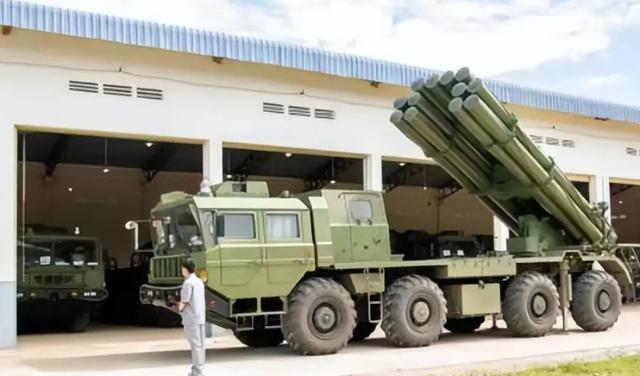 柬埔寨中国造PHL-03火箭炮遭泰国空军打击JAS-39“鹰狮”战斗机首次参展