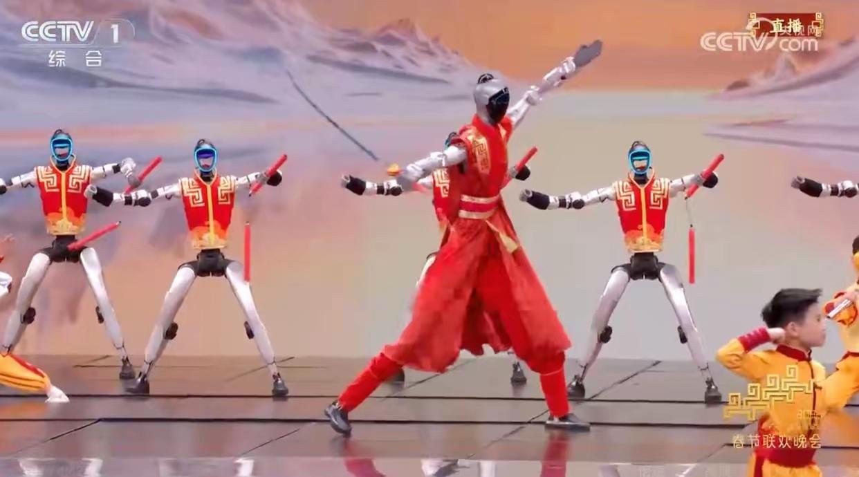 老实说，今晚的春晚让我有点“恐慌”，看着电视里几十个机器人整齐划一地打拳、翻