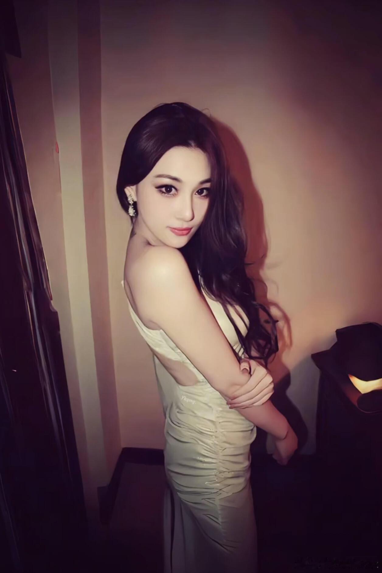 早期的张馨予不是一般的权威真的是便宜了李晨了这完全就是混血布偶猫张馨予回应生吞蚂