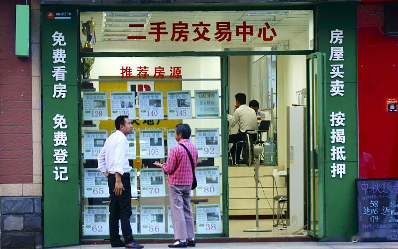 想要楼市好起来，消费好起来。还是要给那些高位接盘的存量房房东来点实际的补贴。