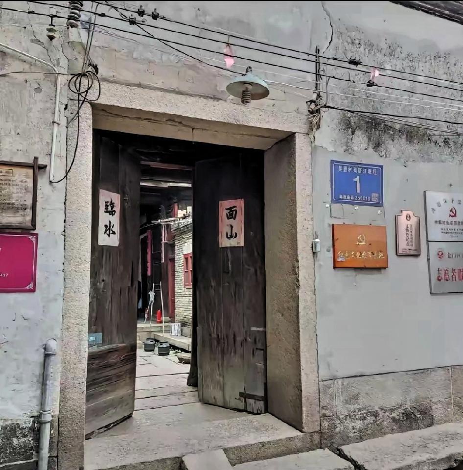 万万没想到电视剧《沉默的荣耀》爆的原因不是因为导演，也不是因为于和伟，而是