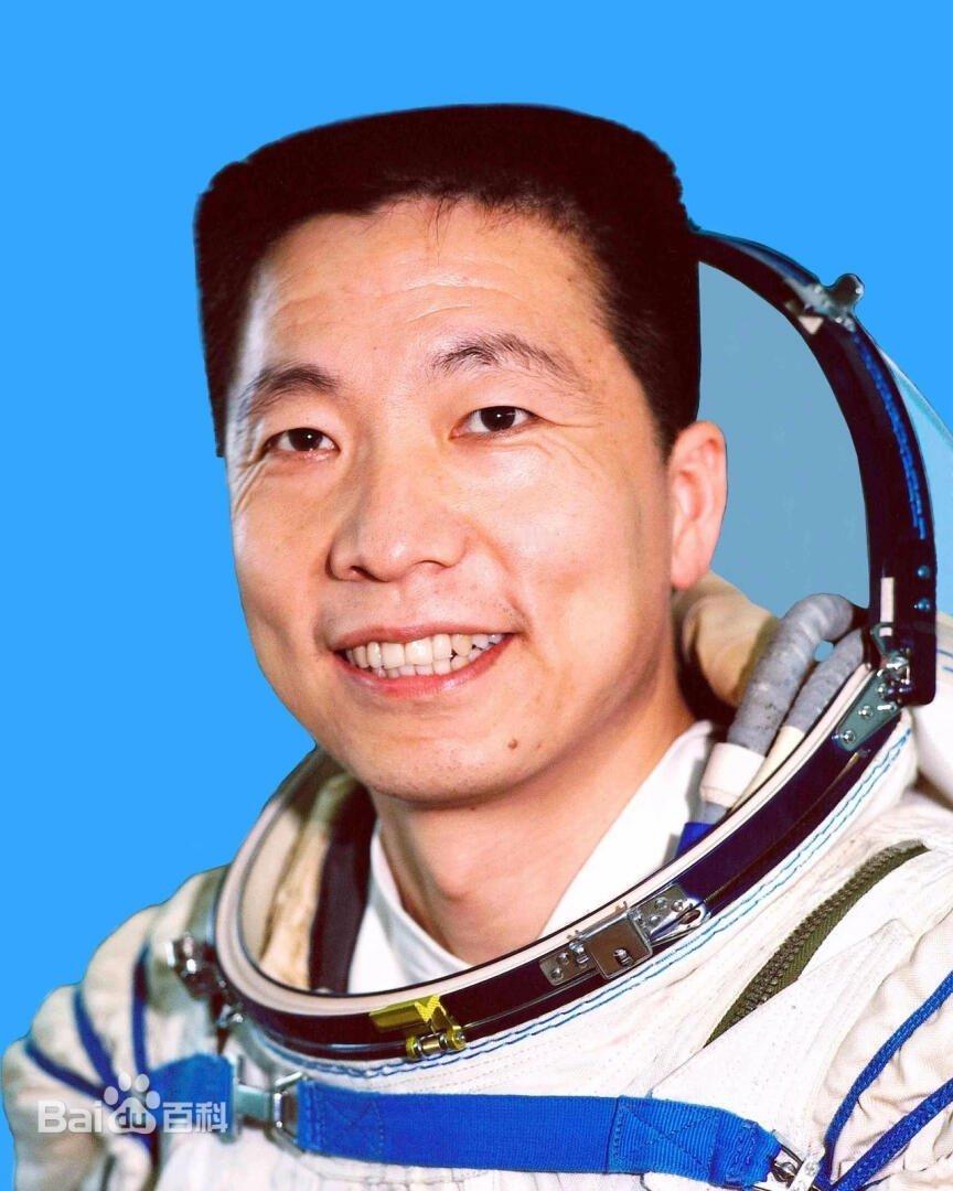 航天员🚀【杨利伟｜从乡村少年到航天英雄，飞天梦照进现实！】✨仰望星空，脚