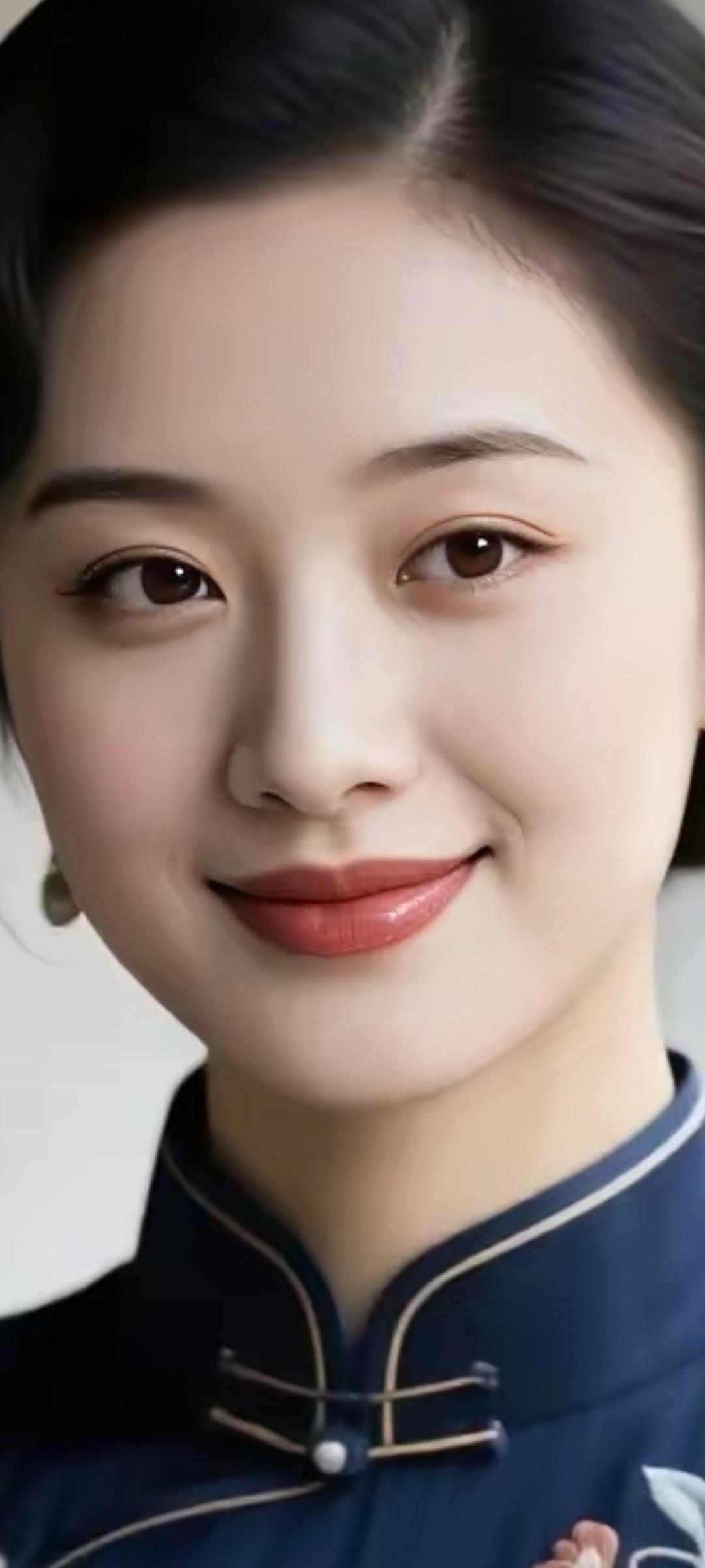 优雅气质，温婉动人，笑靥如花，古典韵味。