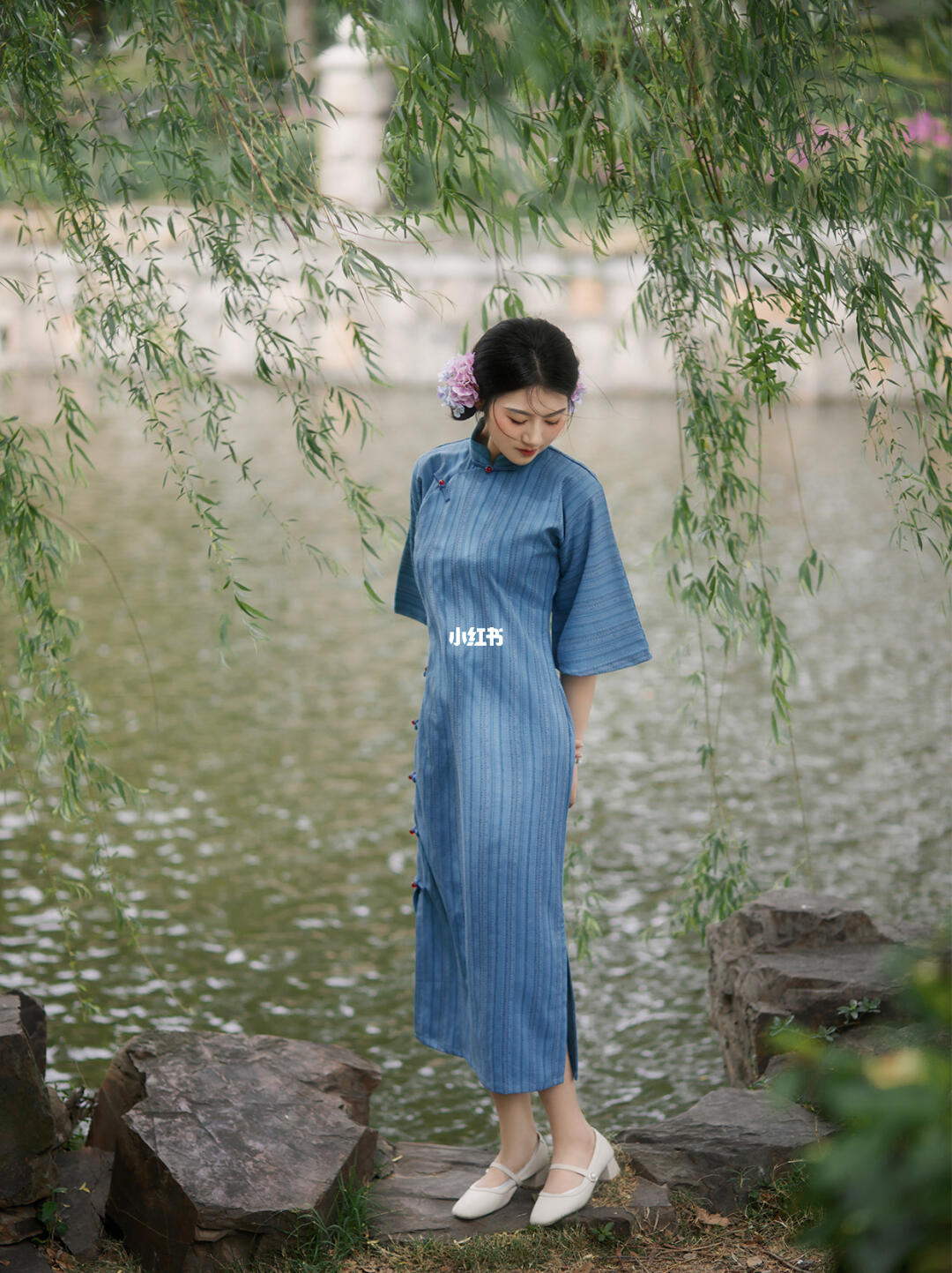亭台烟雨浓🌿水墨旗袍卷｜园林写真天花板