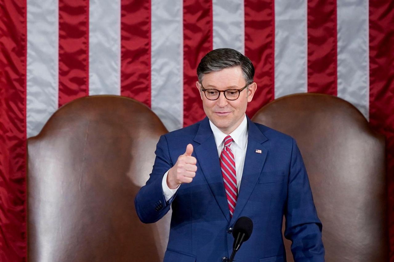 60:40票强行通关！8名民主党议员反水倒戈，美最长停摆被“强拆”美国参议院