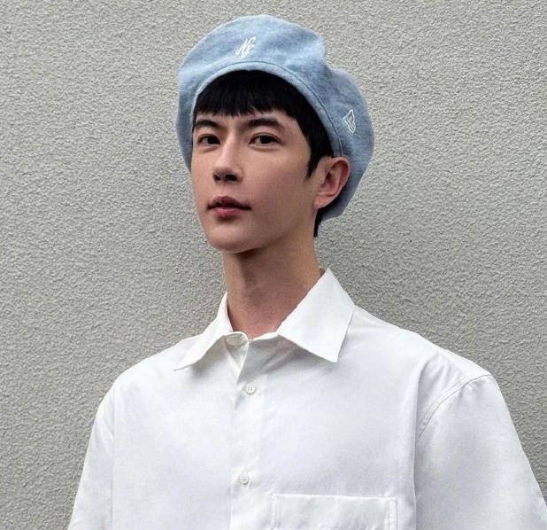 娱乐圈第二个乔任梁？于朦胧坠楼事件最新报道明星在北京朝阳区一小区坠楼身亡，身旁